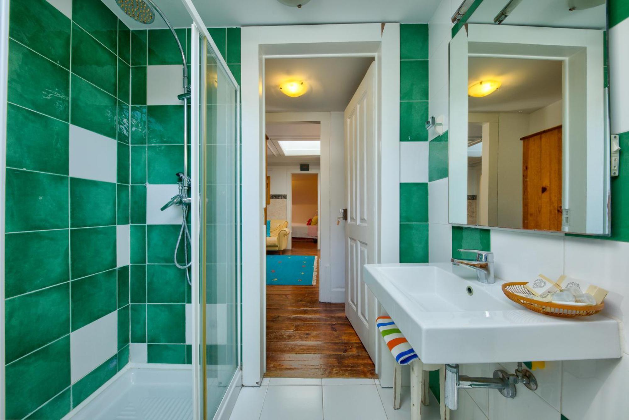 Adore Portugal Coimbra Guest House ภายนอก รูปภาพ