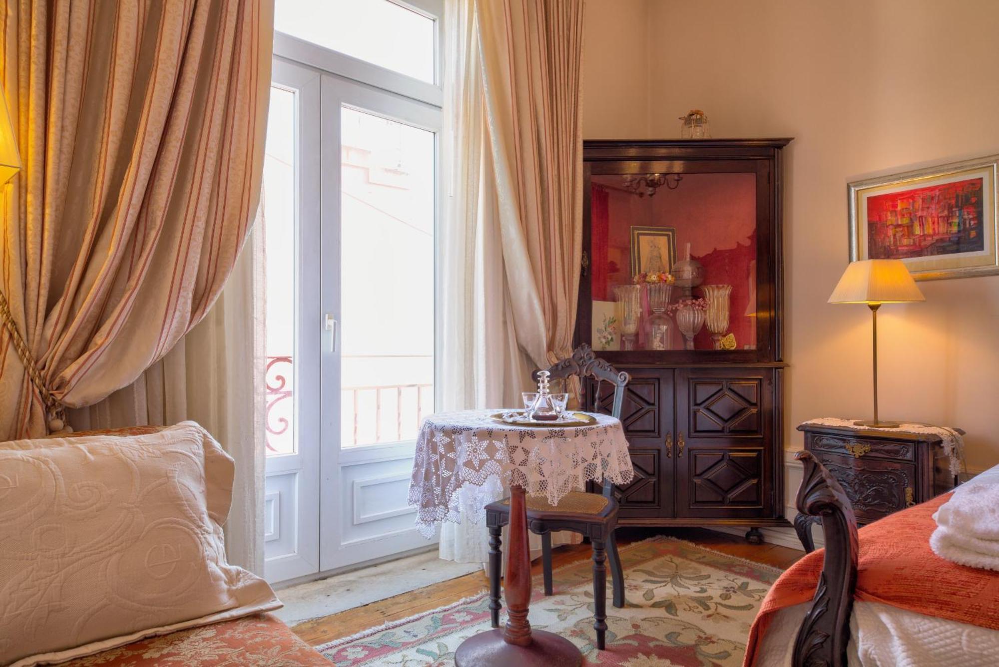 Adore Portugal Coimbra Guest House ภายนอก รูปภาพ