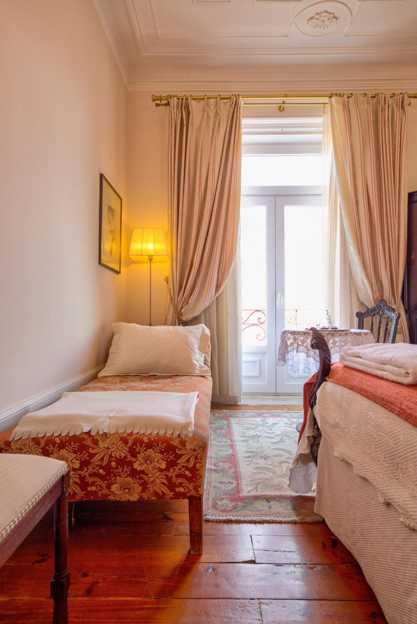 Adore Portugal Coimbra Guest House ภายนอก รูปภาพ